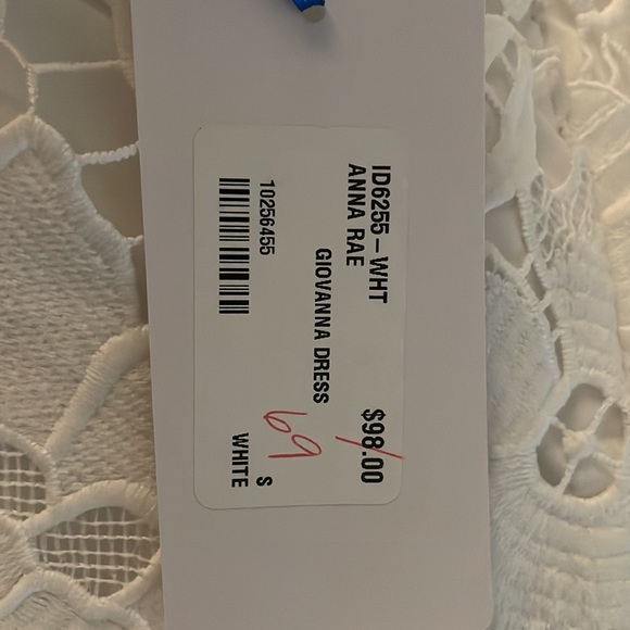 Anna Rae White Lace Dress with Flowy Sleeves - NWT - Small - Picture 5 of 5